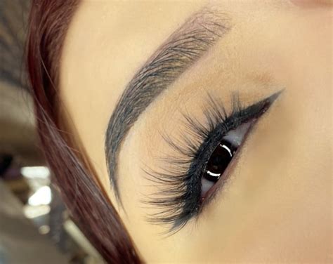 latina lashes